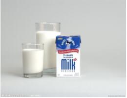 喝牛奶可以丰胸吗？喝牛奶有哪些功效与作用？